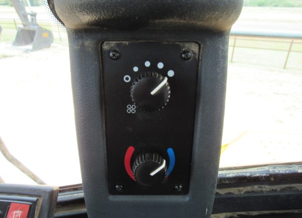 2014 John Deere 844K - Image 28