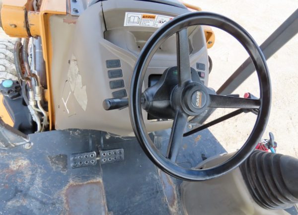 2015 Case 580N 4WD Backhoe - Image 30