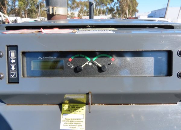 2015 John Deere 210LEP - Image 2