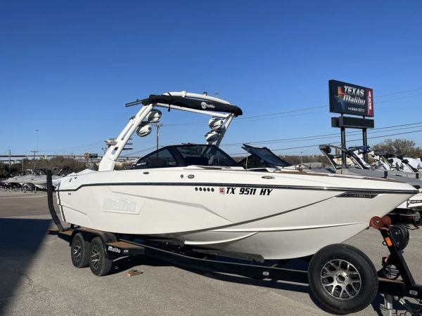 2020 Malibu Boats 25 LSV - Image 31