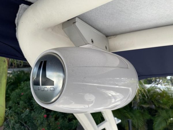 2021 Chaparral 23 Surf - Image 10