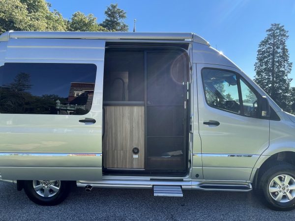 2020 Airstream Interstate 19 Tommy Bahama Edition 4x4 - Image 210