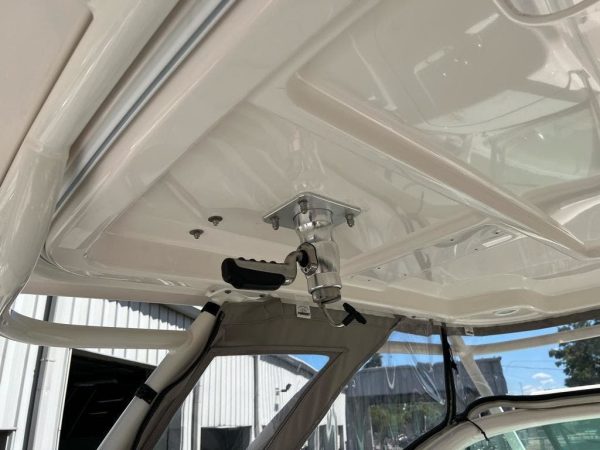 2018 Pursuit DC 265 - Image 19
