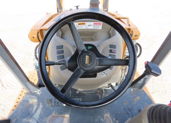 2015 Case 580N 4WD Backhoe - Image 31