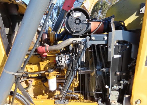 2015 John Deere 210LEP - Image 3
