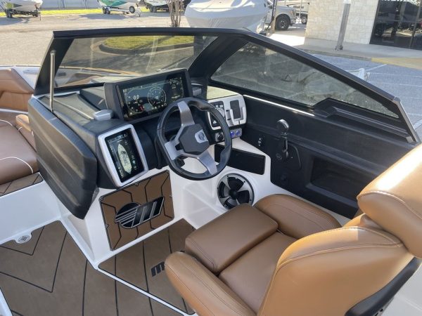 2020 Malibu Boats 25 LSV - Image 32