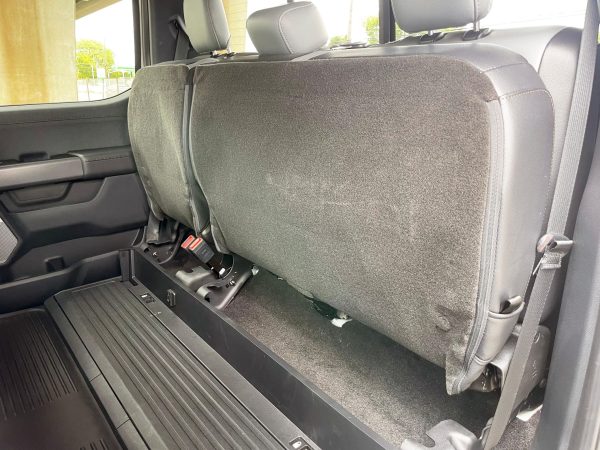 2022 Ford F-150 Lightning Lariat - Image 38