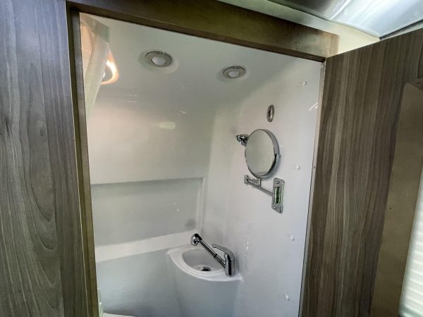 2020 Airstream Interstate 19 Tommy Bahama Edition 4x4 - Image 214