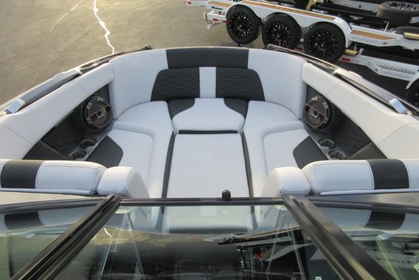 2020 MasterCraft X24 - Image 31