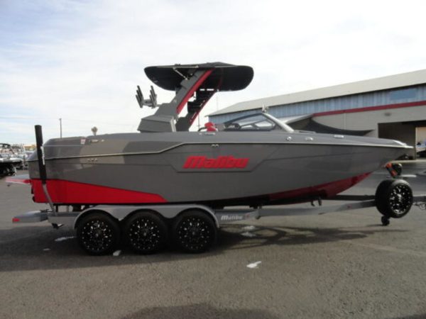 2021 Malibu Boats M240 - Image 6