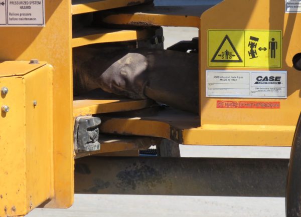 2016 Case 321F - Image 30
