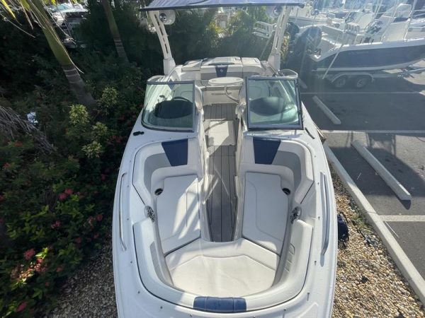 2021 Chaparral 23 Surf - Image 12