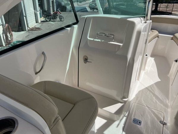 2018 Pursuit DC 265 - Image 21