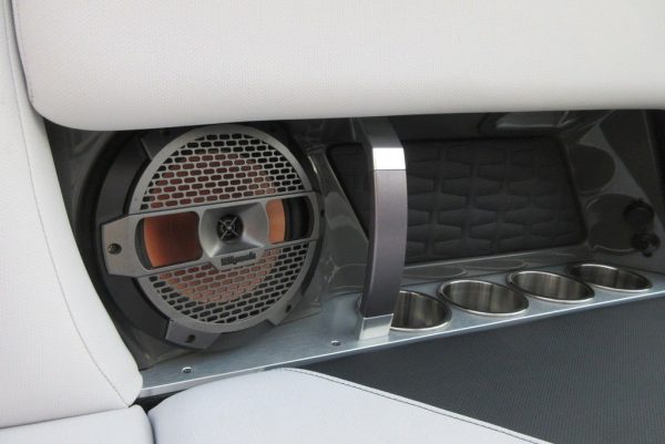 2020 MasterCraft X24 - Image 32