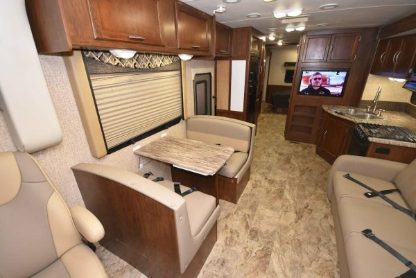2015 Coachmen Pursuit 33BH - Image 35