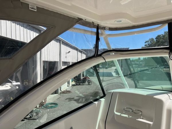 2018 Pursuit DC 265 - Image 22
