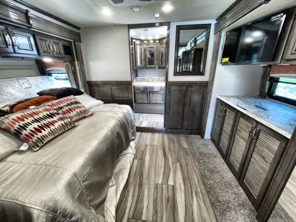2022 Holiday Rambler Endeavor 38N - Image 38