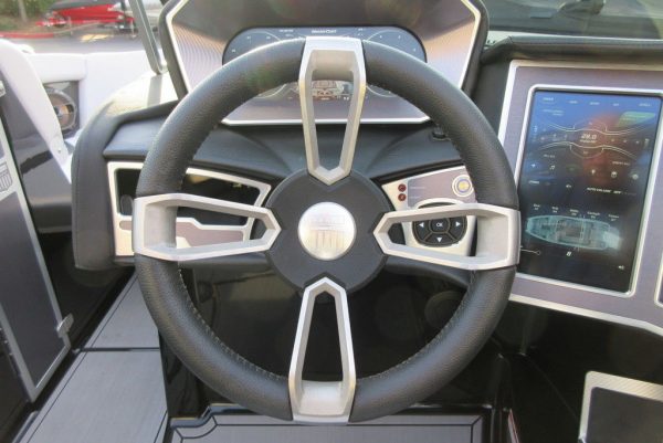 2020 MasterCraft X24 - Image 35
