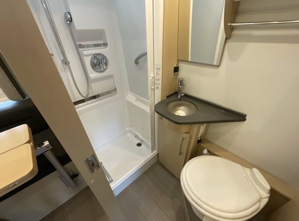 2019 Leisure Travel Serenity S24CB - Image 38