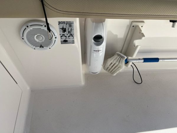 2018 Pursuit DC 265 - Image 25