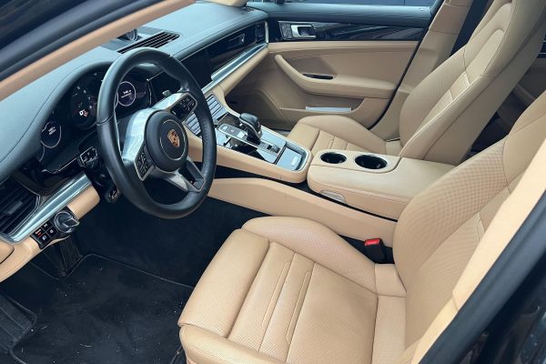 2020 Porsche Panamera 4 - Image 30