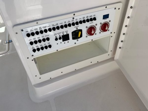 2018 Pursuit DC 265 - Image 27