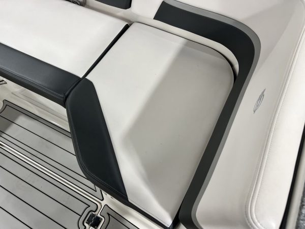 2019 Chaparral 191 Suncoast - Image 2
