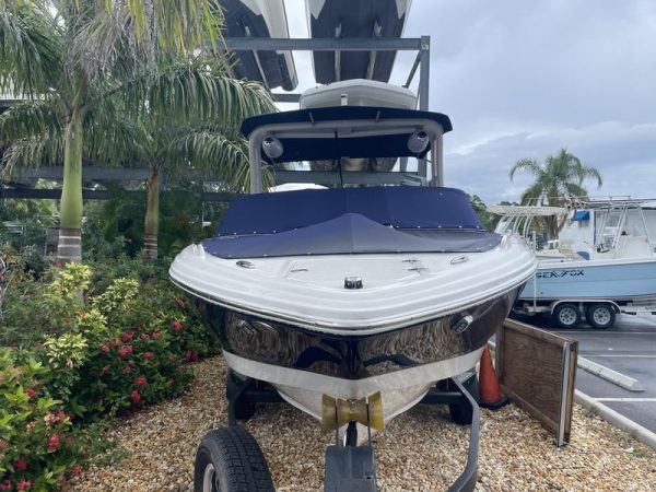 2021 Chaparral 23 Surf - Image 19
