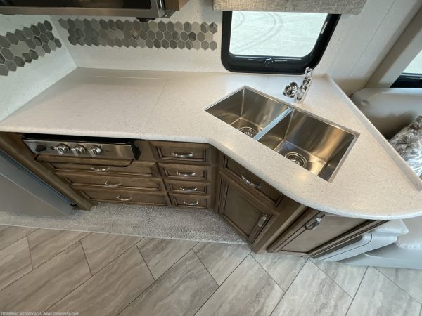 2022 Newmar Bay Star 3014 - Image 48