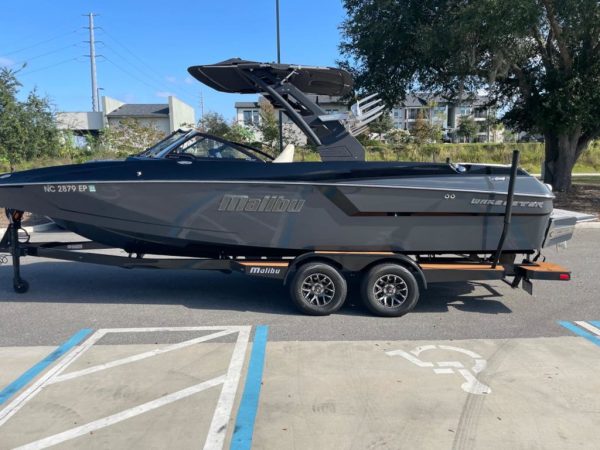 2018 Malibu Boats 24 MXZ - Image 4