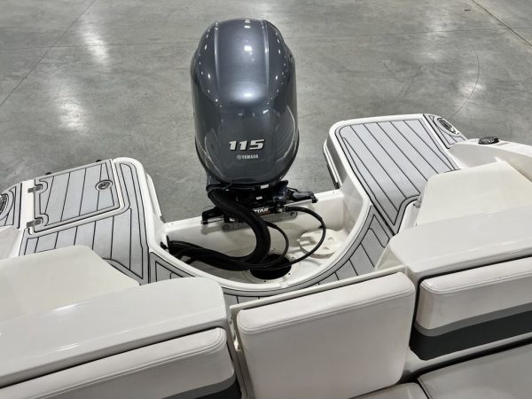 2019 Chaparral 191 Suncoast - Image 3