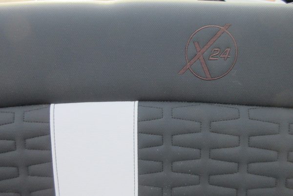 2020 MasterCraft X24 - Image 39