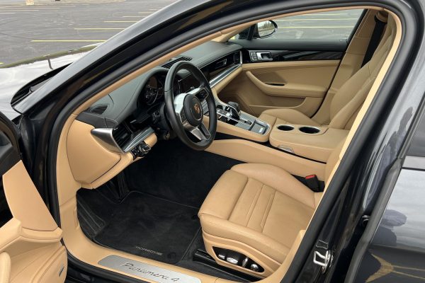 2020 Porsche Panamera 4 - Image 32