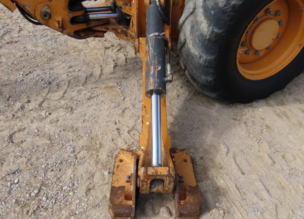 2015 Case 580N 4WD Backhoe - Image 2