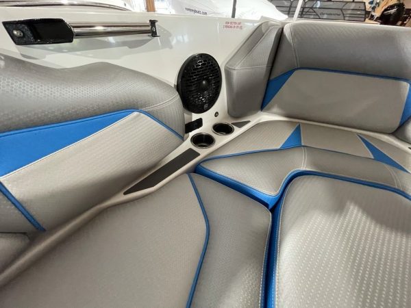 2021 Centurion Vi24 - Image 42