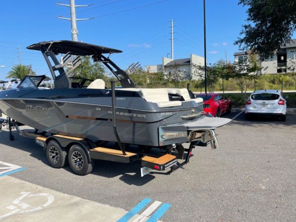2018 Malibu Boats 24 MXZ - Image 7