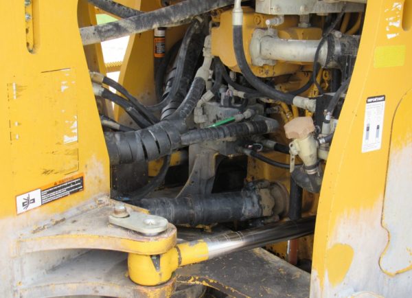 2014 John Deere 844K - Image 41