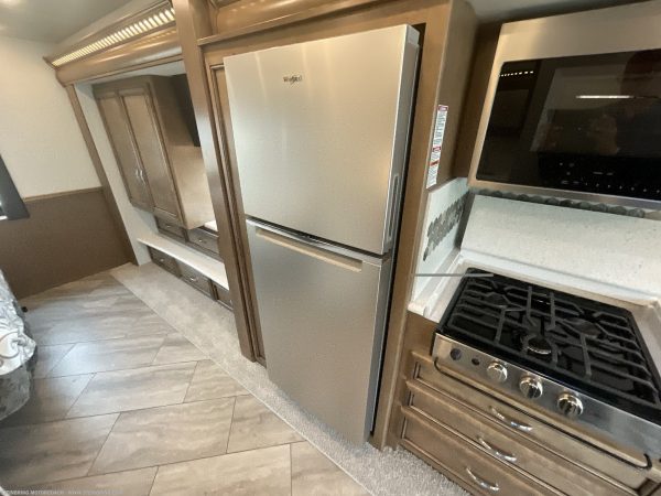 2022 Newmar Bay Star 3014 - Image 3