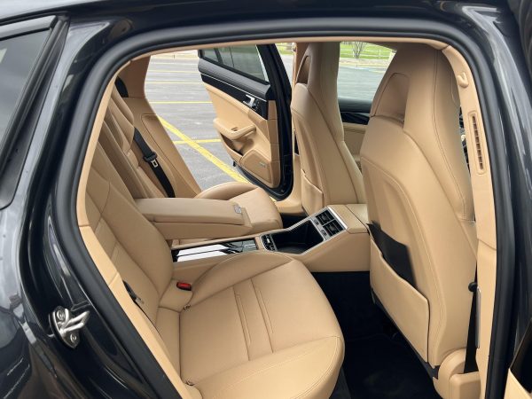 2020 Porsche Panamera 4 - Image 37