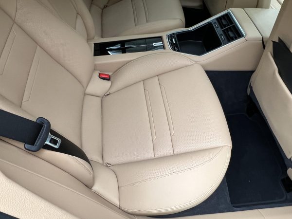 2020 Porsche Panamera 4 - Image 38