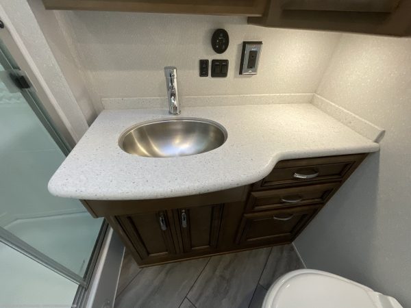 2022 Newmar Bay Star 3014 - Image 6