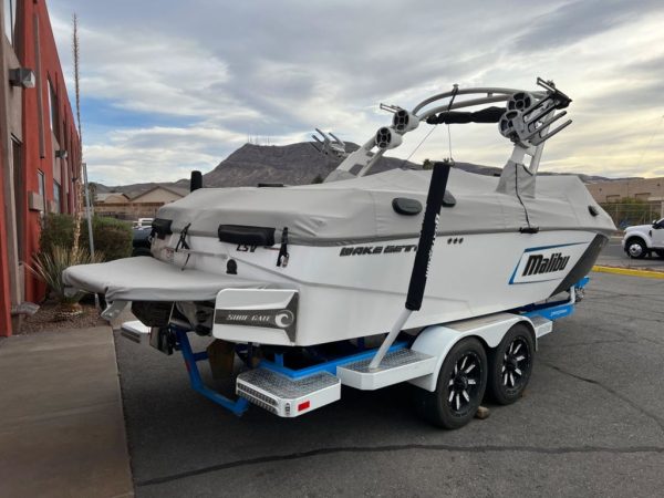2019 Malibu Boats 23 LSV - Image 2