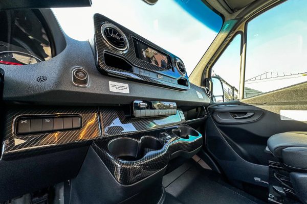 2020 Winnebago Revel 4x4 - Image 27