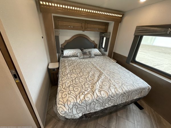 2022 Newmar Bay Star 3014 - Image 7