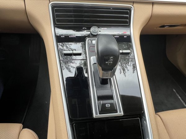 2020 Porsche Panamera 4 - Image 40
