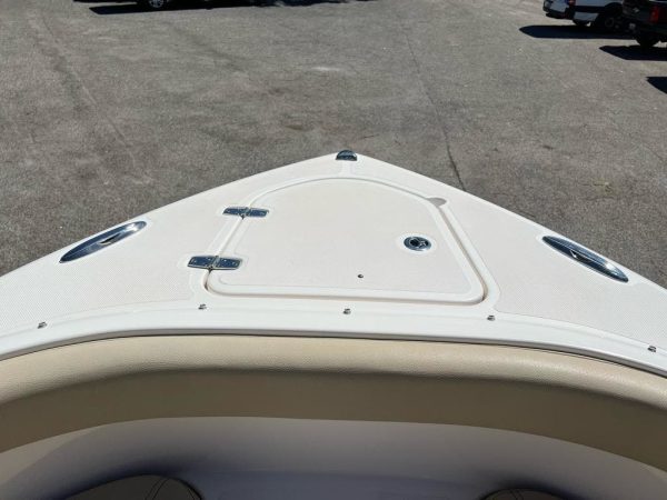 2018 Pursuit DC 265 - Image 37
