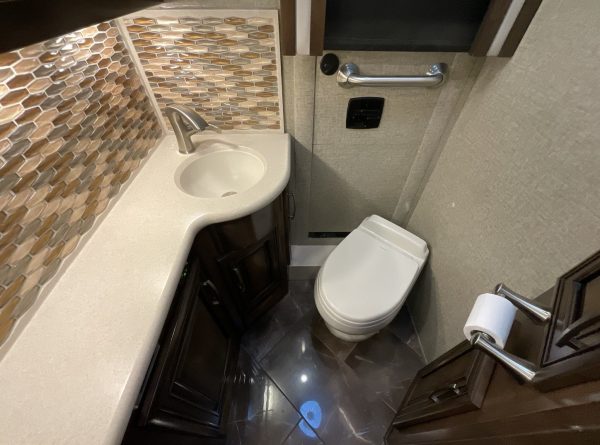 2018 Newmar New Aire 3341 - Image 3