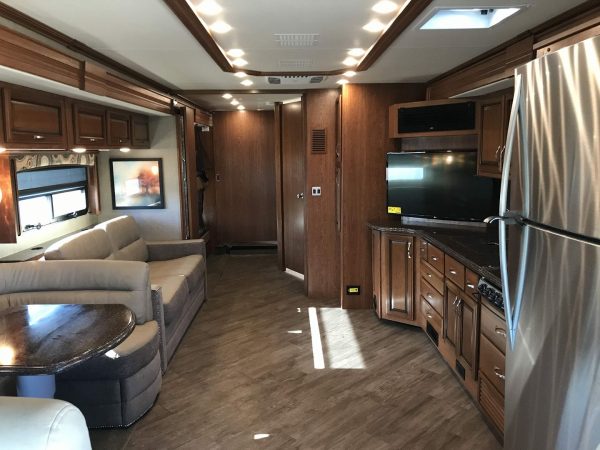 2017 Fleetwood Pace Arrow LXE 38B - Image 43