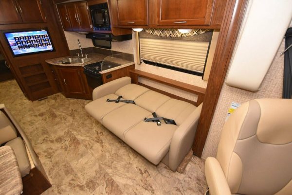2015 Coachmen Pursuit 33BH - Image 2