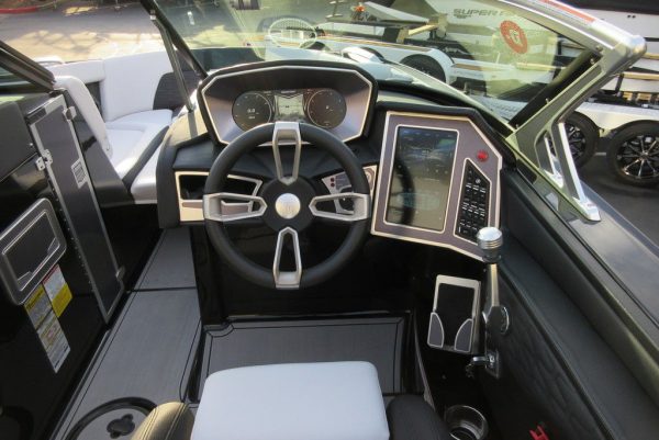 2020 MasterCraft X24 - Image 49